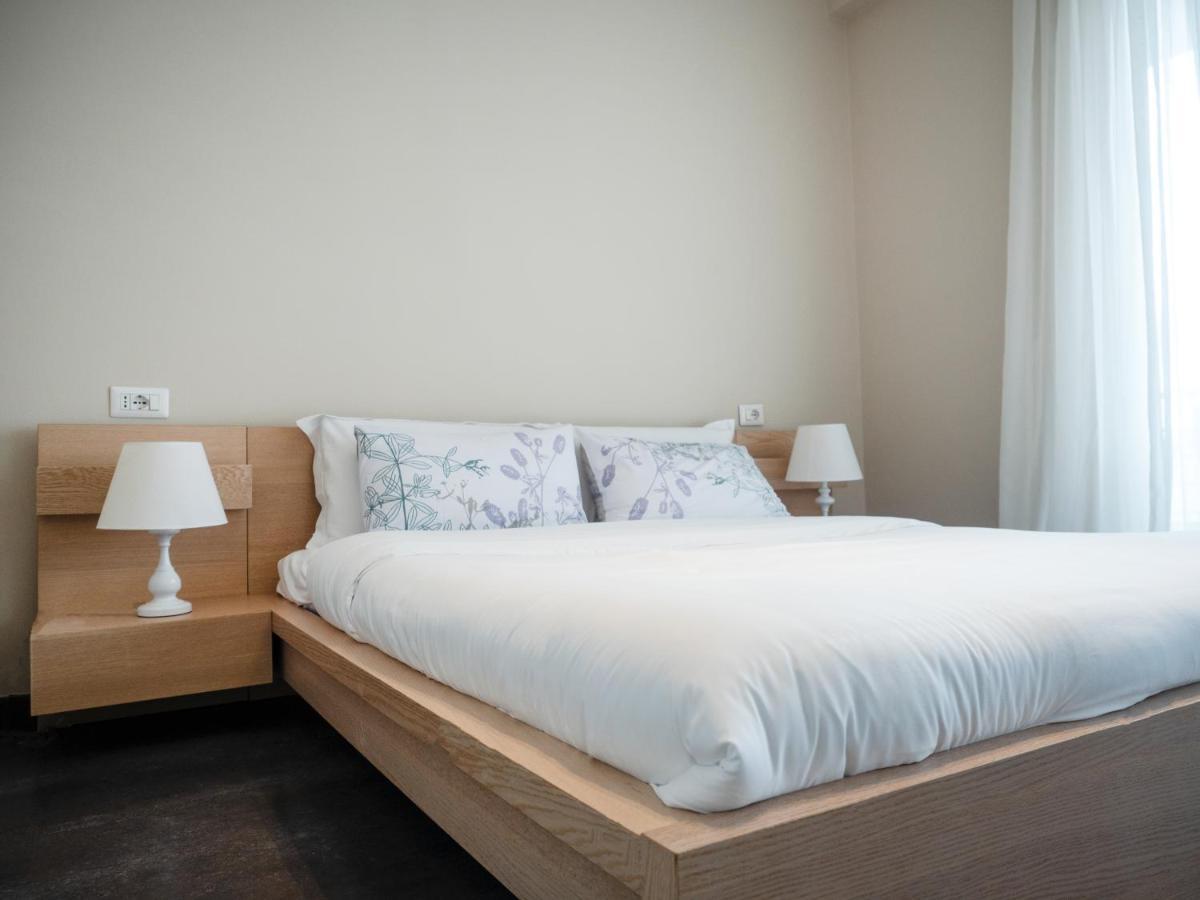 Lake Drive Rooms&Apartments 地拉那 外观 照片